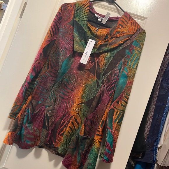 VioletRuby Tops - New with tags tunic top medium